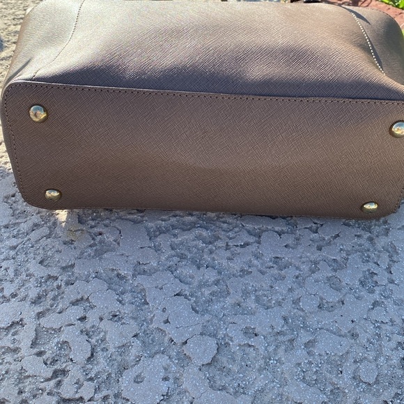 Michael Kors large Charlotte tote saffiano cross grain leather shoulder bag zip - Picture 9 of 15